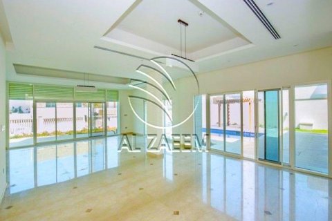 Vilë në The Marina, Abu Dhabi, Emiratet e Bashkuara Arabe 6 dhoma gjumi, 750 m2. № 615274 - Foto 8