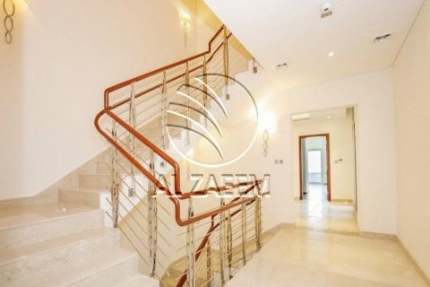Vilë në The Marina, Abu Dhabi, Emiratet e Bashkuara Arabe 6 dhoma gjumi, 750 m2. № 615274 - Foto 11