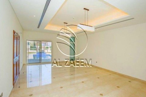 Vilë në The Marina, Abu Dhabi, Emiratet e Bashkuara Arabe 6 dhoma gjumi, 750 m2. № 615274 - Foto 5