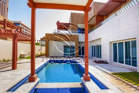 Vilë në The Marina, Abu Dhabi, Emiratet e Bashkuara Arabe 6 dhoma gjumi, 750 m2. № 615274 - Foto 2