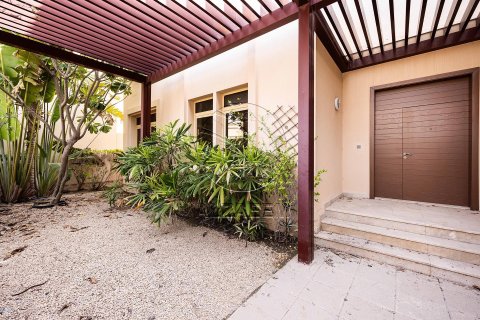 Vila v Abu Dhabi, SAE 6 ložnice, 676 m² Č.: 615279 - fotografie 3