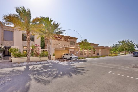 Vila v Abu Dhabi, SAE 6 ložnice, 676 m² Č.: 615279 - fotografie 1