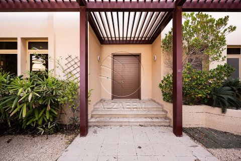 Vila v Abu Dhabi, SAE 6 ložnice, 676 m² Č.: 615279 - fotografie 2