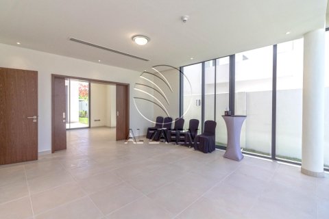 Vila na Yas Island, Abu Dhabi, SAE 5 ložnice, 692 m² Č.: 615276 - fotografie 8