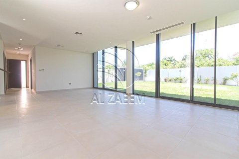 Vila na Yas Island, Abu Dhabi, SAE 5 ložnice, 692 m² Č.: 615276 - fotografie 2