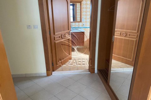 Villa in Marina Village, Abu Dhabi, UAE 5 bedrooms, 613 sq.m. № 615278 - photo 12
