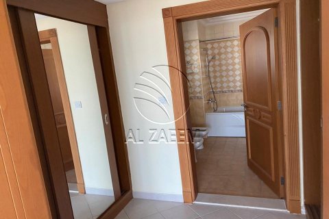 Villa in Marina Village, Abu Dhabi, UAE 5 bedrooms, 613 sq.m. № 615278 - photo 7