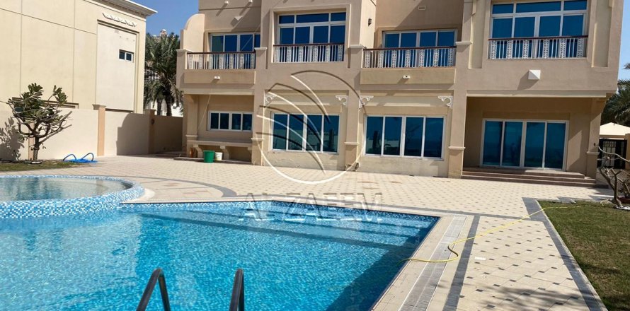 Villa in Marina Village, Abu Dhabi, UAE 5 bedrooms, 613 sq.m. № 615278