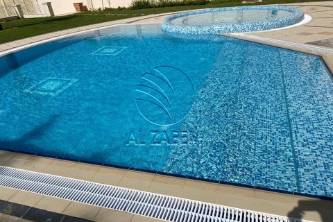 Villa in Marina Village, Abu Dhabi, UAE 5 bedrooms, 613 sq.m. № 615278 - photo 17