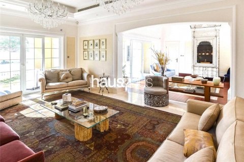 Villa in Arabian Ranches, Dubai, UAE 6 bedrooms, 805 sq.m. № 625868 - photo 2