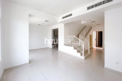 Vilë në Reem, Dubai, Emiratet e Bashkuara Arabe 3 dhoma gjumi, 321 m2. № 626496 - Foto 2