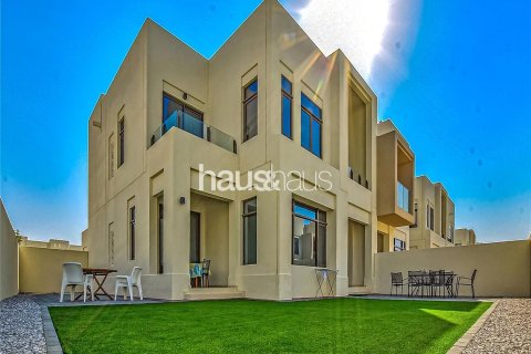 Vilë në Reem, Dubai, Emiratet e Bashkuara Arabe 3 dhoma gjumi, 321 m2. № 626496 - Foto 1