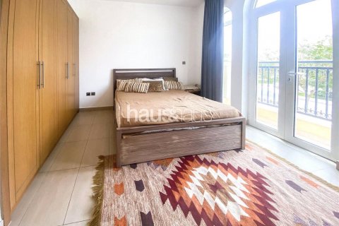 Vilë në Jumeirah Park, Dubai, Emiratet e Bashkuara Arabe 4 dhoma gjumi, 386 m2. № 626413 - Foto 8