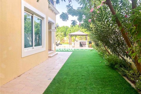 Vilë në Jumeirah Park, Dubai, Emiratet e Bashkuara Arabe 4 dhoma gjumi, 386 m2. № 626413 - Foto 13