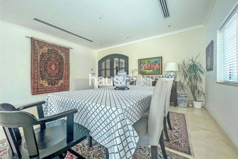 Villa te huur in Jumeirah Park, Dubai, VAE 4 slaapkamers, 367 vr.m., nr 626493 - foto 8