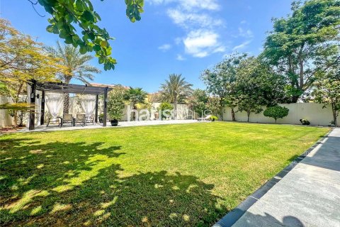 Villa te huur in Jumeirah Park, Dubai, VAE 4 slaapkamers, 367 vr.m., nr 626493 - foto 7