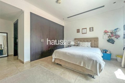 Villa te huur in Jumeirah Park, Dubai, VAE 4 slaapkamers, 367 vr.m., nr 626493 - foto 6