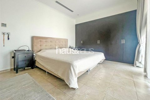 Villa te huur in Jumeirah Park, Dubai, VAE 4 slaapkamers, 367 vr.m., nr 626493 - foto 17
