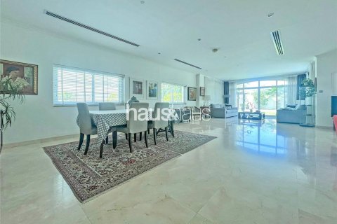 Villa te huur in Jumeirah Park, Dubai, VAE 4 slaapkamers, 367 vr.m., nr 626493 - foto 3