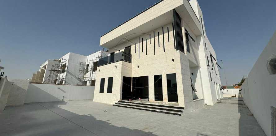 Vilë në Al Shamkha, Abu Dhabi, Emiratet e Bashkuara Arabe 5 dhoma gjumi, 560 m2. № 615063