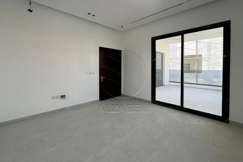 Vilë në Al Shamkha, Abu Dhabi, Emiratet e Bashkuara Arabe 5 dhoma gjumi, 560 m2. № 615063 - Foto 20