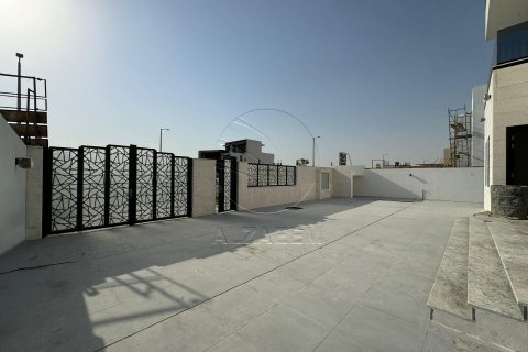 Vilë në Al Shamkha, Abu Dhabi, Emiratet e Bashkuara Arabe 5 dhoma gjumi, 560 m2. № 615063 - Foto 3