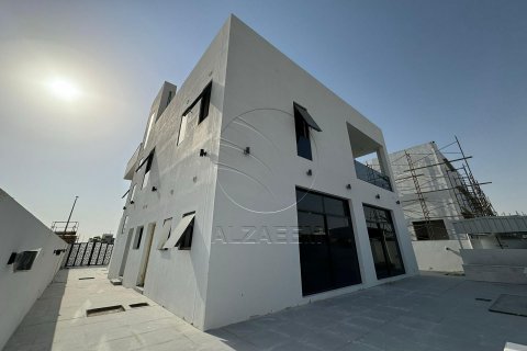 Vilë në Al Shamkha, Abu Dhabi, Emiratet e Bashkuara Arabe 5 dhoma gjumi, 560 m2. № 615063 - Foto 22