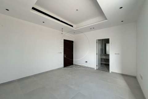 Vilë në Al Shamkha, Abu Dhabi, Emiratet e Bashkuara Arabe 5 dhoma gjumi, 560 m2. № 615063 - Foto 13