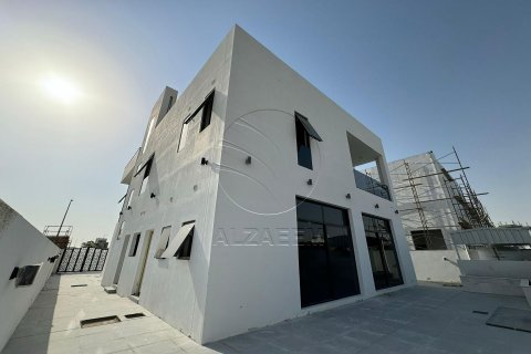 Vilë në Al Shamkha, Abu Dhabi, Emiratet e Bashkuara Arabe 5 dhoma gjumi, 560 m2. № 615063 - Foto 21