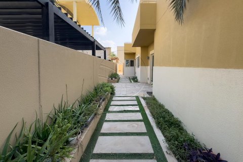 Al Raha Gardens, Abu Dhabi, BAE’de satılık вилла 5 yatak odası, 417 m&sup2; No 615060 - fotoğraf 2