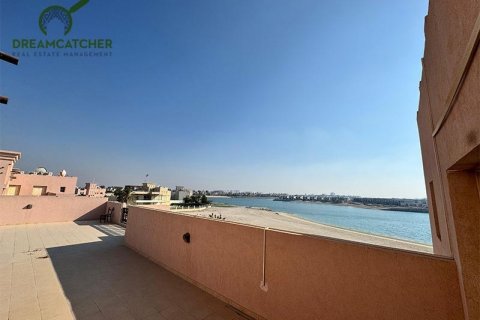 Villa sa Al Hamra Village, Ras Al Khaimah, UAE 5 silid-tulugan, 1207.7 sq.m. № 588803 - larawan 2