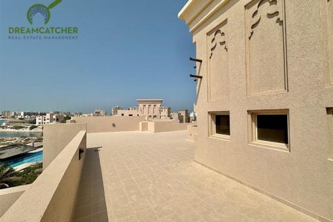 Villa sa Al Hamra Village, Ras Al Khaimah, UAE 5 silid-tulugan, 1207.7 sq.m. № 588804 - larawan 28