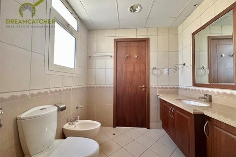 Villa sa Al Hamra Village, Ras Al Khaimah, UAE 5 silid-tulugan, 1207.7 sq.m. № 588804 - larawan 26