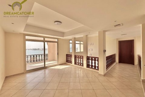 Villa sa Al Hamra Village, Ras Al Khaimah, UAE 5 silid-tulugan, 1207.7 sq.m. № 588804 - larawan 15