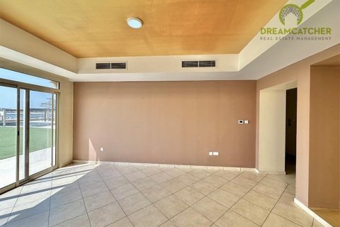 Villa sa Al Hamra Village, Ras Al Khaimah, UAE 5 silid-tulugan, 1207.7 sq.m. № 588804 - larawan 9