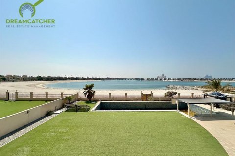 Villa sa Al Hamra Village, Ras Al Khaimah, UAE 5 silid-tulugan, 1207.7 sq.m. № 588804 - larawan 2