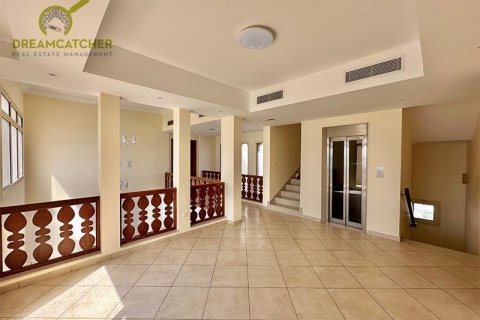 Villa sa Al Hamra Village, Ras Al Khaimah, UAE 5 silid-tulugan, 1207.7 sq.m. № 588804 - larawan 13