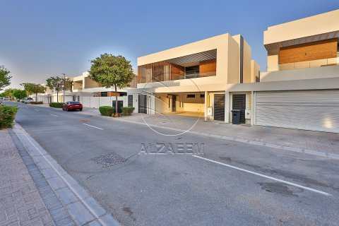 Vila na Yas Island, Abu Dhabi, SAE 5 ložnice, 674 m² Č.: 614997 - fotografie 1