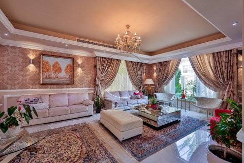 Vilë në Abu Dhabi, Emiratet e Bashkuara Arabe 5 dhoma gjumi, 592 m2. № 614998 - Foto 5