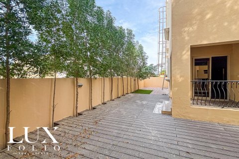 Al Barsha, Dubai, UAE의 임대용 빌라 침실 5개, 354제곱미터 번호 628395 - 사진 18