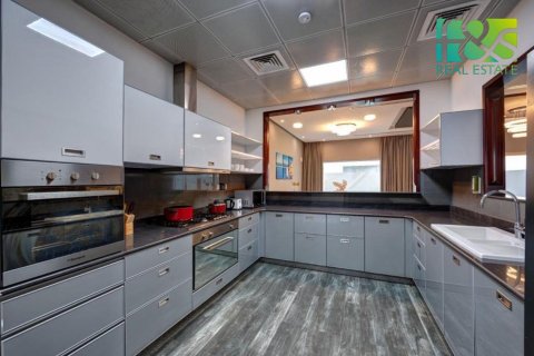 Vila di Al Jazirah Al Hamra, Ras Al Khaimah, UAE 3 bilik tidur, 185.8 meter persegi № 551783 - foto 3