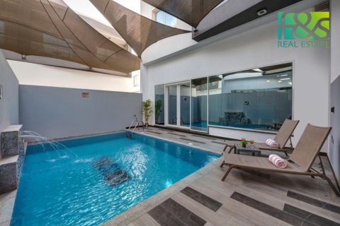 Vila di Al Jazirah Al Hamra, Ras Al Khaimah, UAE 3 bilik tidur, 185.8 meter persegi № 551783 - foto 14