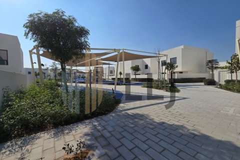 Vila di Yas Island, Abu Dhabi, UAE 3 bilik tidur, 187.9 meter persegi № 577752 - foto 2