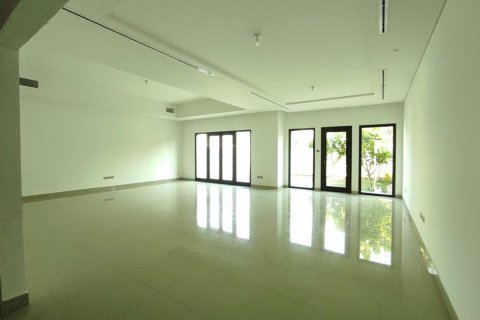 Townhouse in Al Salam Street, Abu Dhabi, UAE 3 bedrooms, 347 sq.m. № 594021 - photo 2