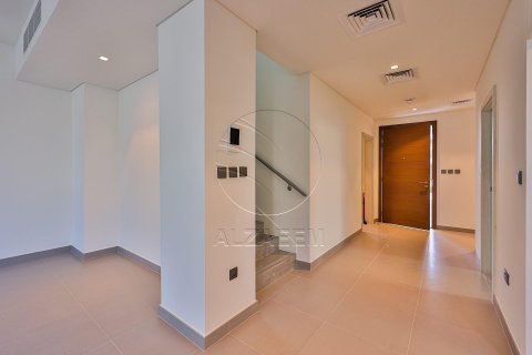 Villa on the Yas Island, Abu Dhabi, UAE 4 bedrooms, 315 sq.m. № 615307 - photo 5
