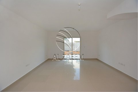 Villa sa Al Reef, Abu Dhabi, UAE 3 silid-tulugan, 225 sq.m. № 616008 - larawan 3