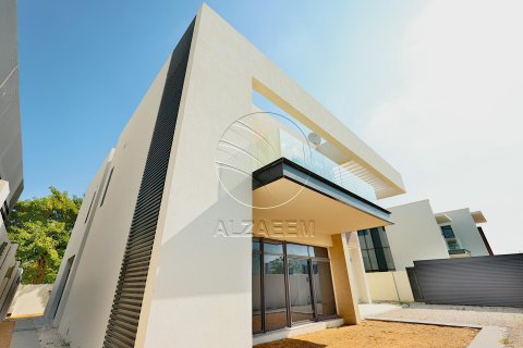 Villa on the Yas Island, Abu Dhabi, UAE 4 bedrooms, 599 sq.m. № 615604 - photo 2