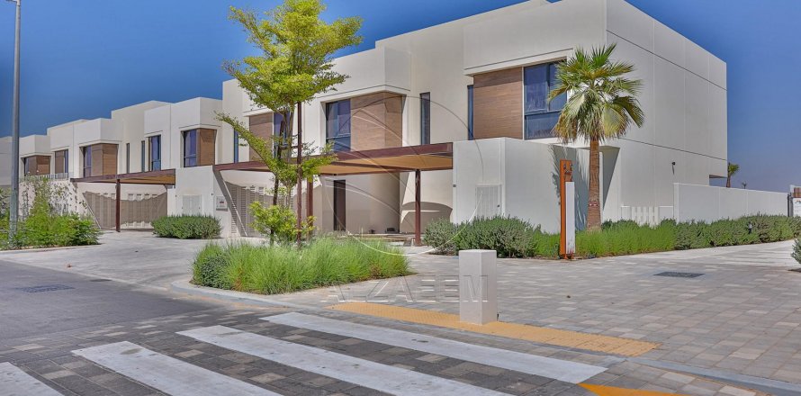 Vilë në Yas Island, Abu Dhabi, Emiratet e Bashkuara Arabe 3 dhoma gjumi, 325 m2. № 615609