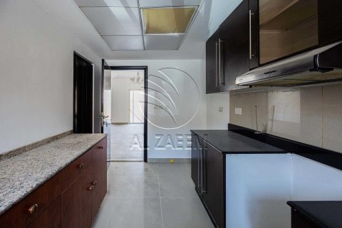 Villa en alquiler en Al Reef, Abu Dhabi, EAU 5 dormitorios, 273 m2 № 615605 - foto 7
