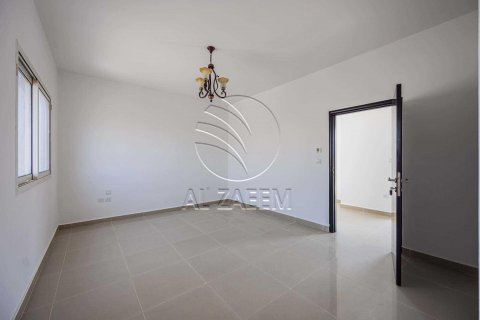 Villa en alquiler en Al Reef, Abu Dhabi, EAU 5 dormitorios, 273 m2 № 615605 - foto 20